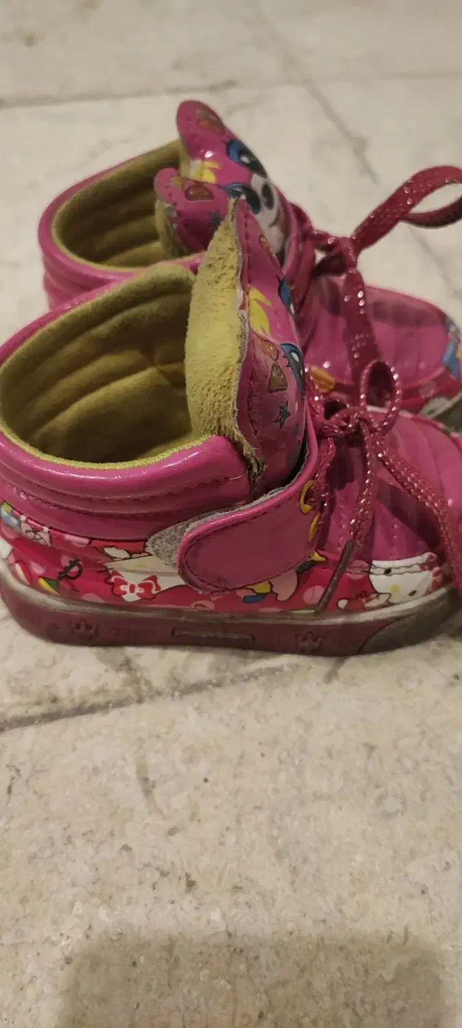 چکمه دخترانه سایز۲۴مناسب یک سال و نیم دو سال|کفش و لباس بچه|مشهد, آبکوه|دیوار