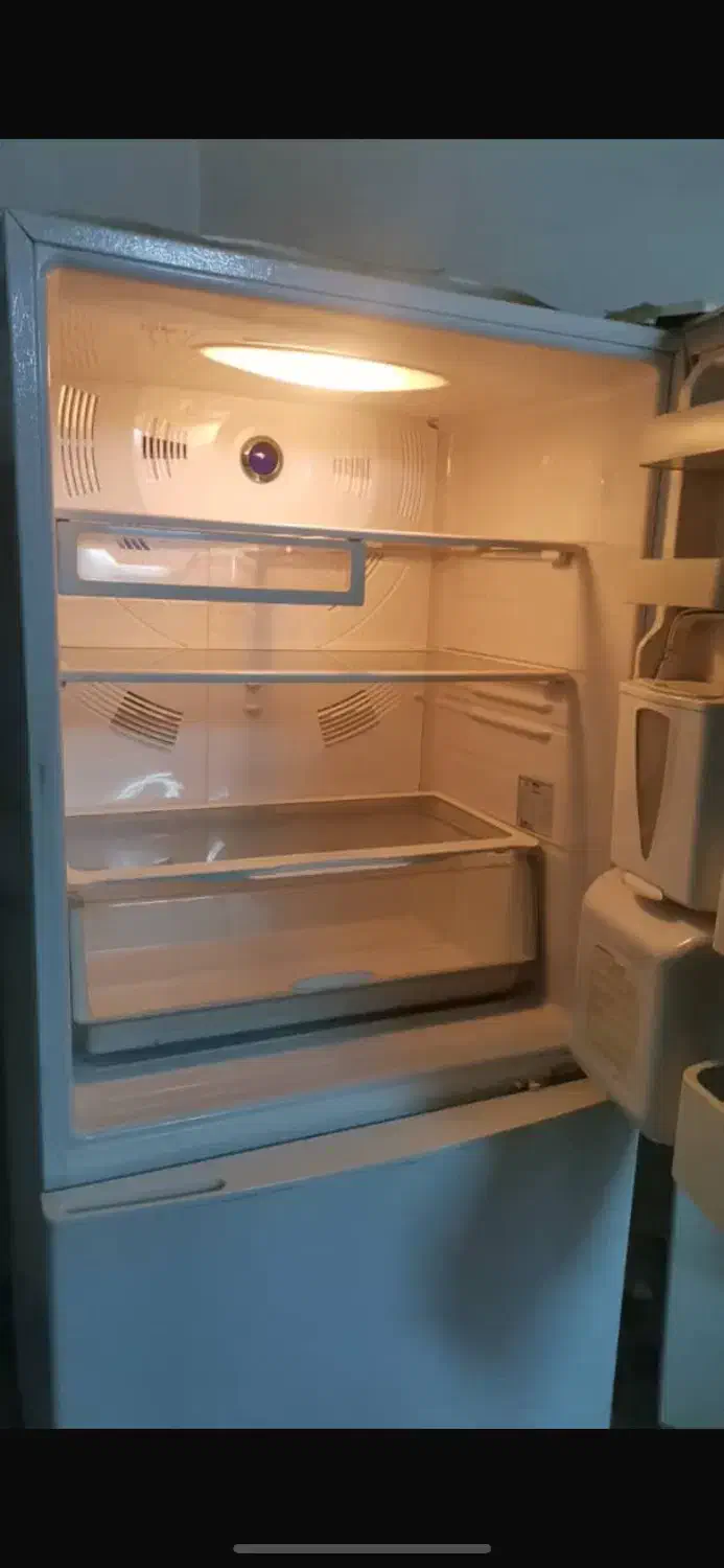 یخچال مانیتوردار برنداسنوا|یخچال و فریزر|یزد, |دیوار