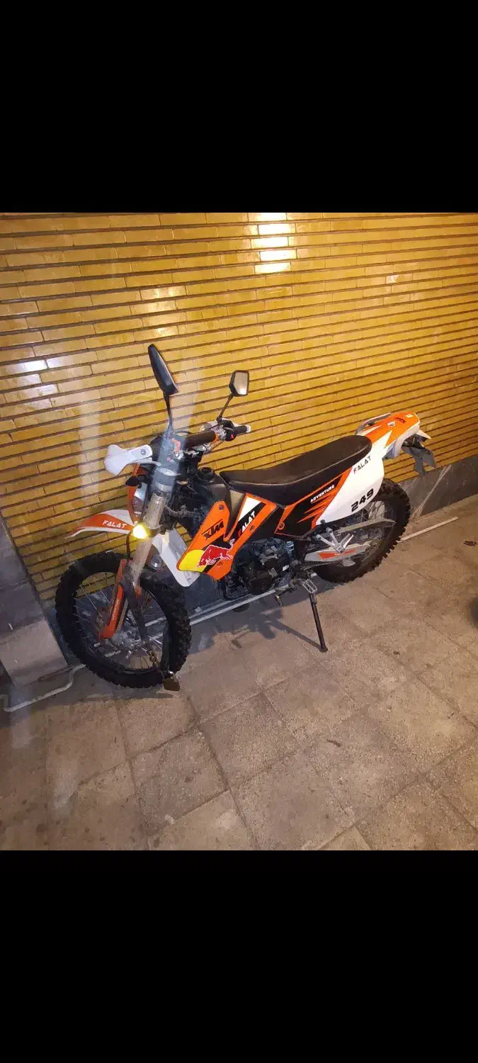 تریل ۲۵۰ طرح ktm در حد خشک|موتورسیکلت|تهران, نیروی هوایی (پیروزی)|دیوار