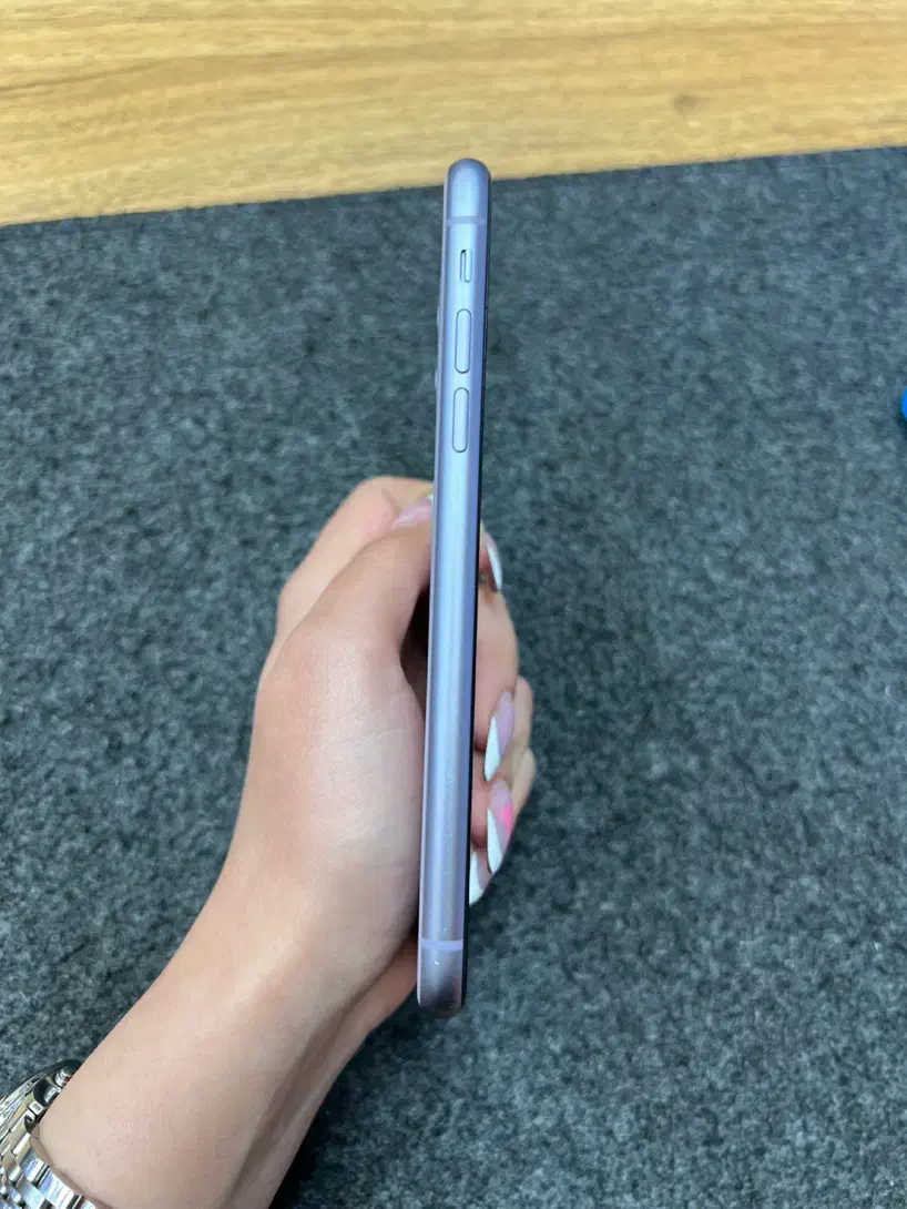 اپل آیفون ۱۱ نرمال ۱۲۸ دوسیم CHA سالم+ضمانت کتبی|موبایل|مشهد, عامل|دیوار