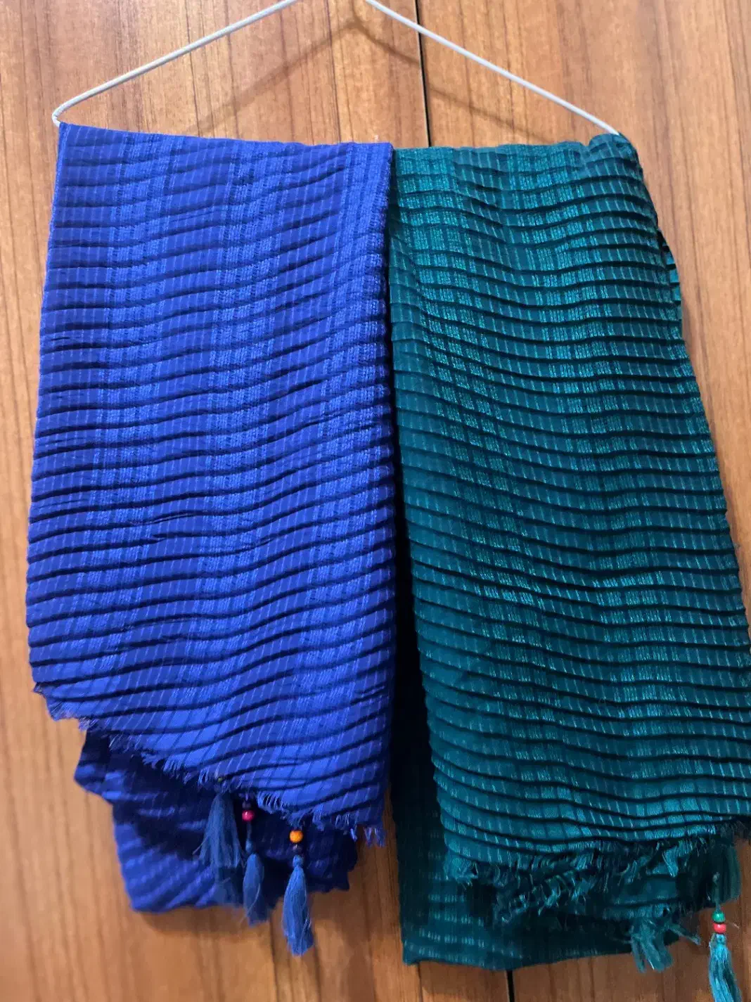 شال و روسری|لباس|فومن, |دیوار