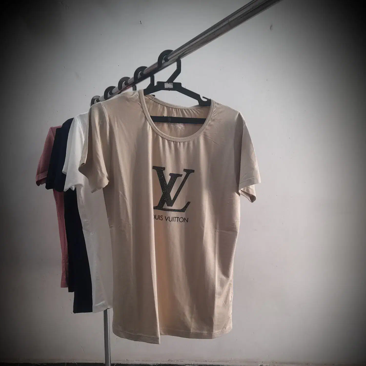 تخفیف سرا|لباس|قم, وادی السلام|دیوار