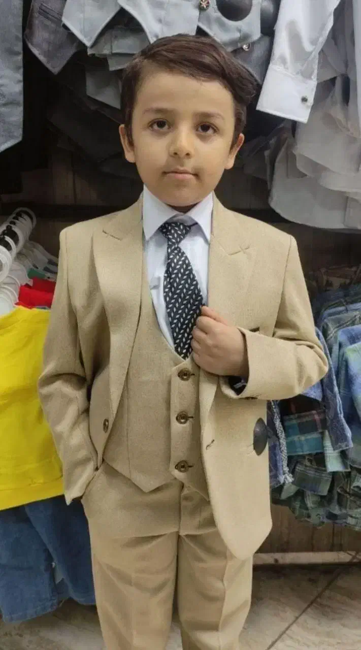 فروش لباس مردانه و پسرانه درقبال چک ۳ ماهه ی معتبر|لباس|آذرشهر, |دیوار