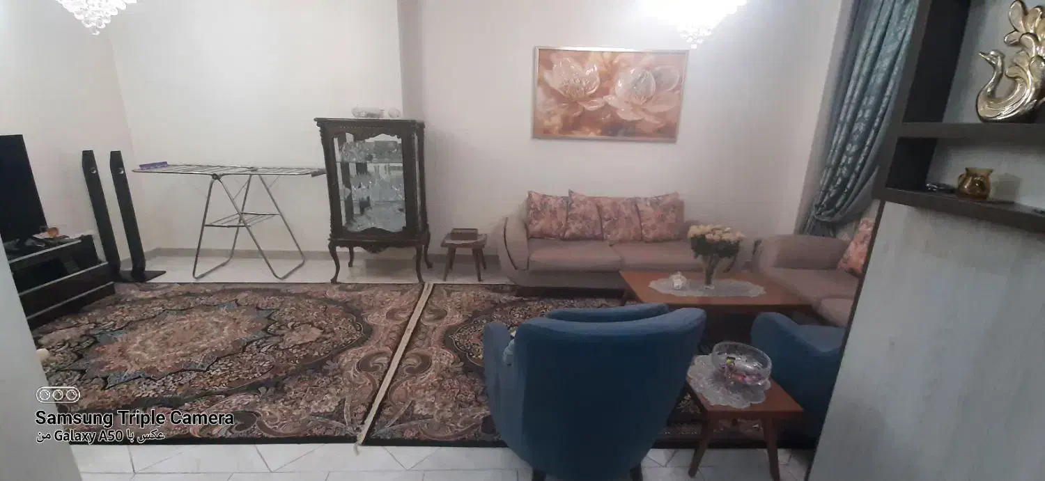 آپارتمان ۵۸ متری تمیز بر خیابان اصلی