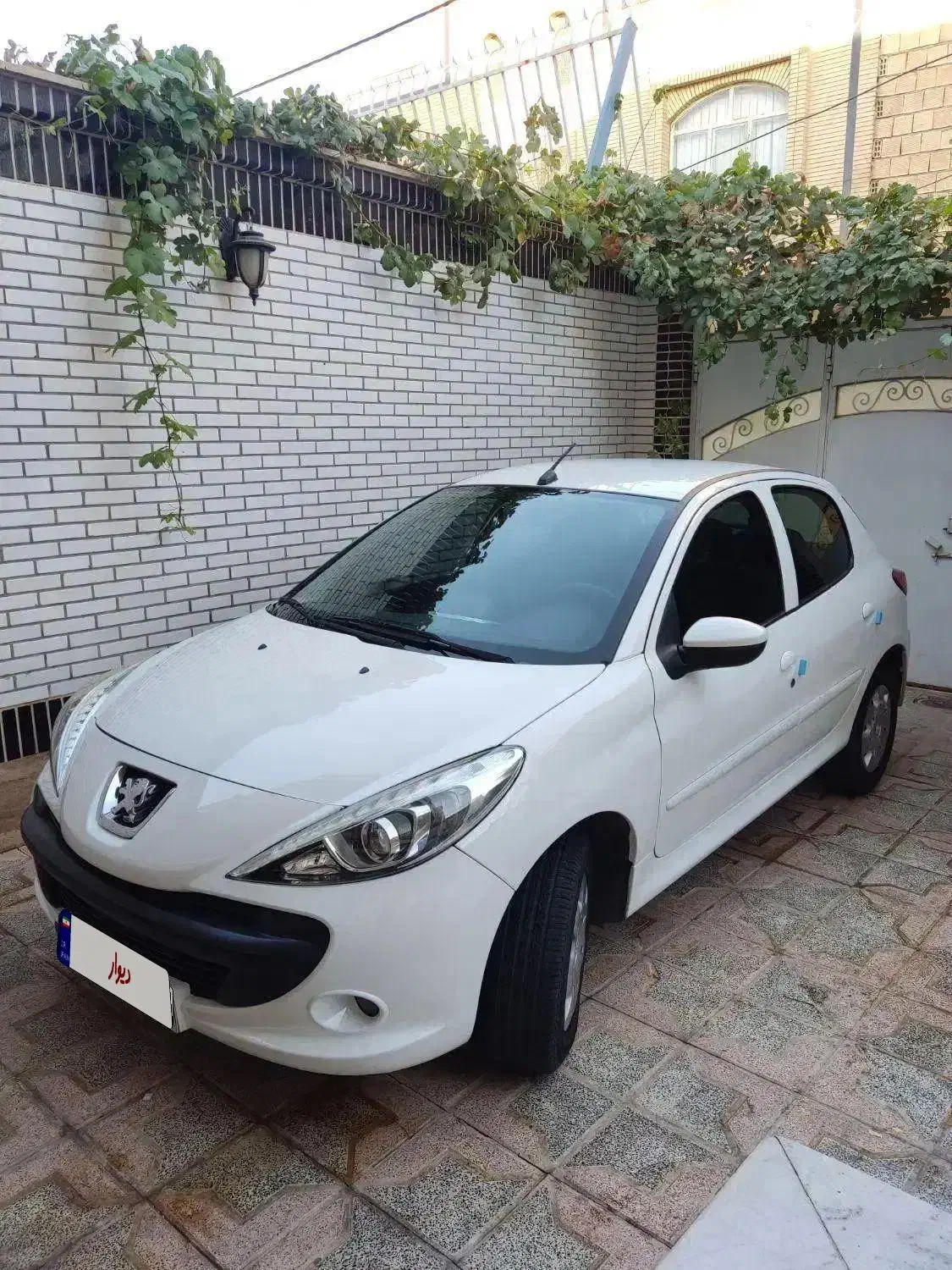 207 دنده‌ای مدل 97|خودرو سواری و وانت|شاهین‌شهر, گزبرخوار|دیوار