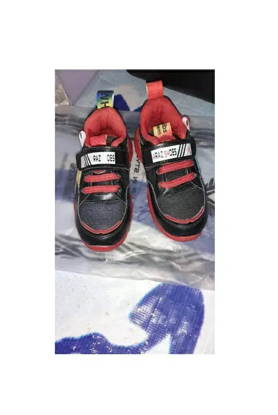 بچگانه|کفش و لباس بچه|ساوه, |دیوار