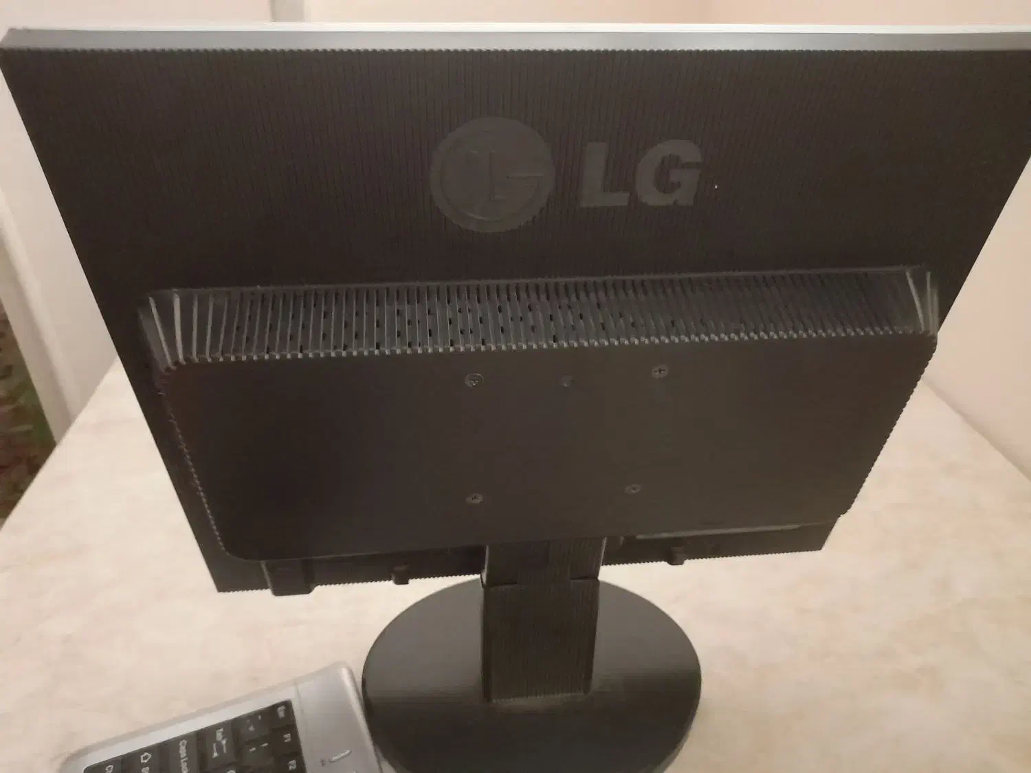 مانیتور ال جی|قطعات و لوازم جانبی رایانه|کرج, اصفهانی‌ها|دیوار