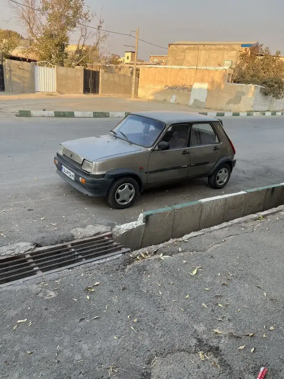 پی کی مدل 83|خودرو سواری و وانت|هشتگرد, هشتگرد قدیم|دیوار