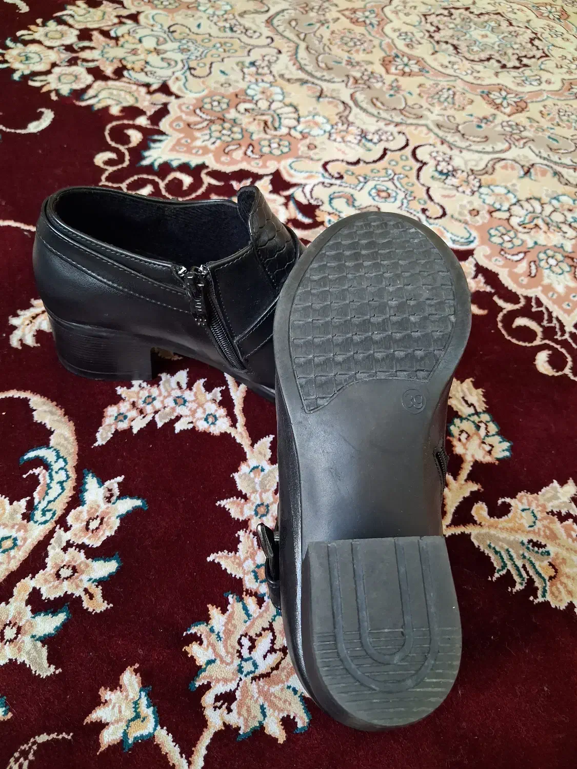 نیم بوت مشکی سایز۳۹|کیف، کفش، کمربند|پرند, فاز ۴|دیوار