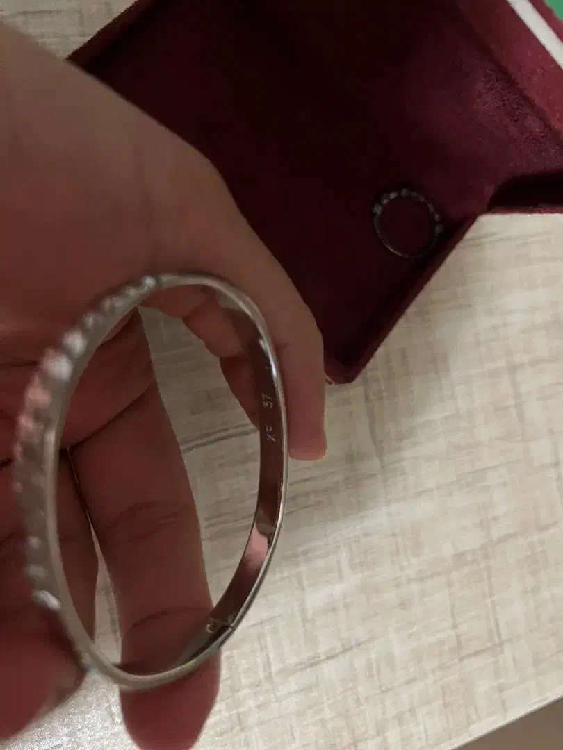 دستبند و انگشتر نقره|جواهرات|اندیشه, اندیشه فاز ۱|دیوار