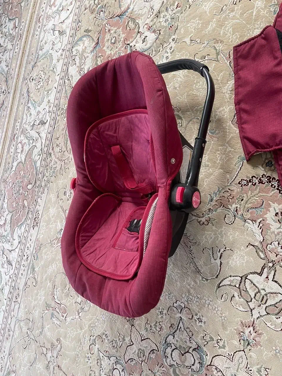 کریر کودک|کالسکه و لوازم جانبی|شاهین‌شهر, پاسداران|دیوار