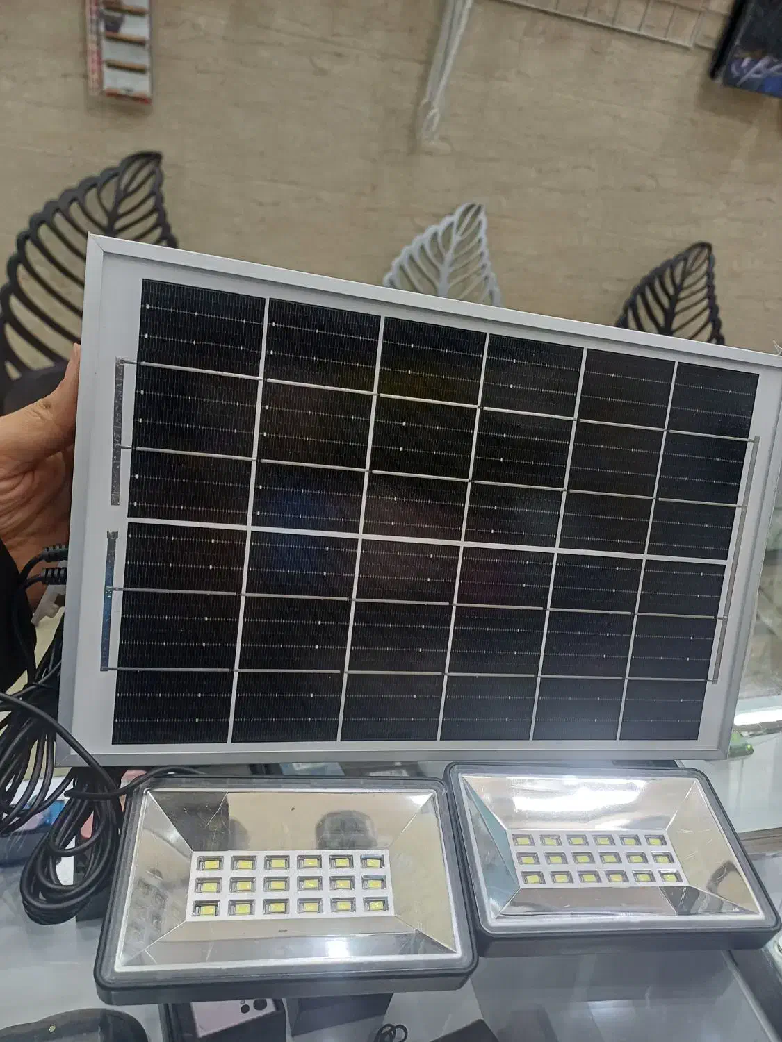 ۲پروژکتور باپنل خورشیدی|لامپ و چراغ|یزد, |دیوار