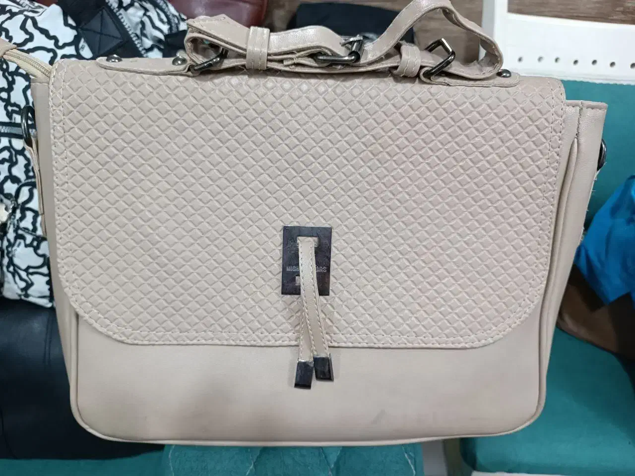 کیف زنانه|کیف، کفش، کمربند|مشهد, دانشجو|دیوار