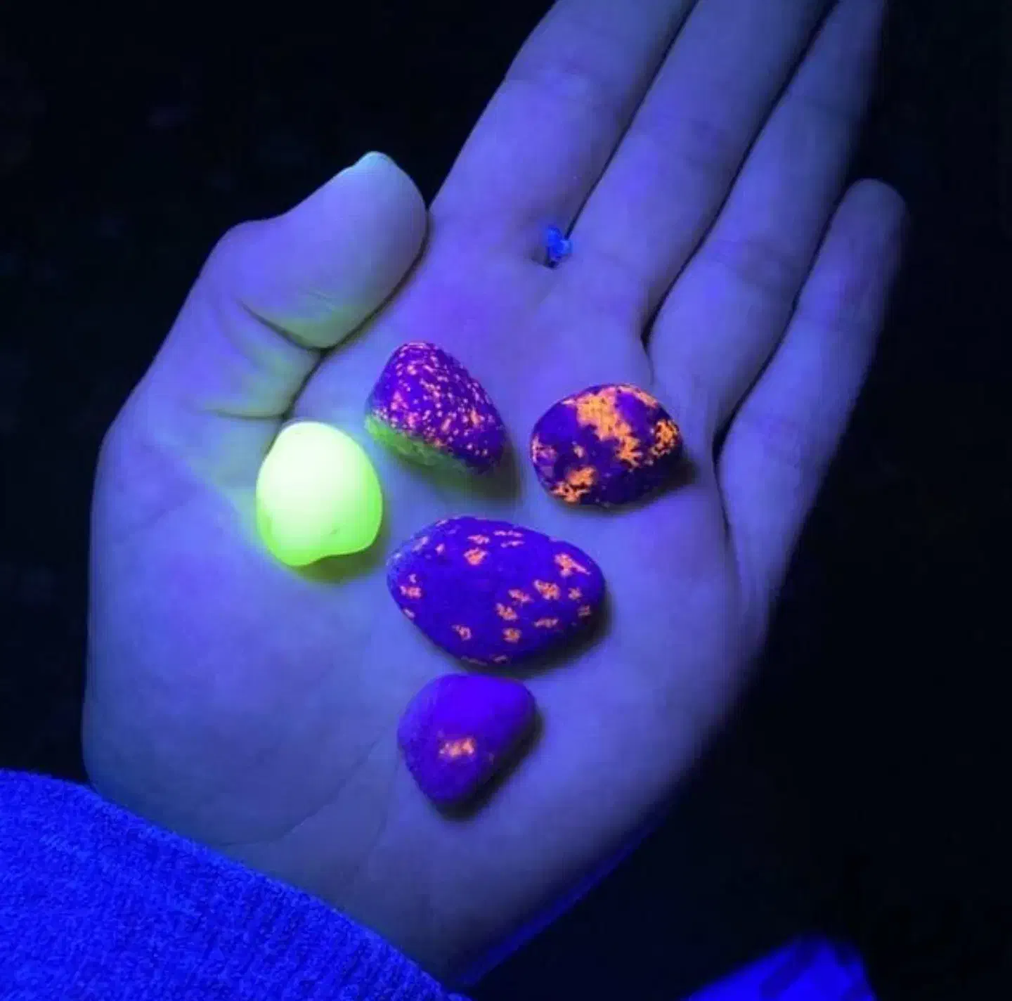 چراغ قوهUVیووی یو وی اسمال سان سنگ شناسی small sun|کوهنوردی و کمپینگ|تهران, بازار|دیوار