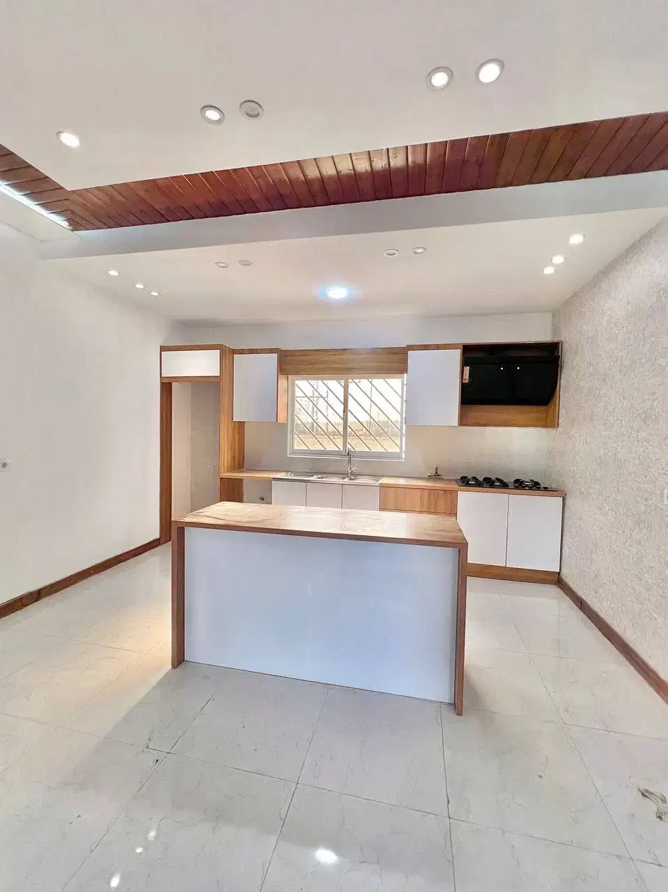 باغچه ویلا ۲۵۰متری نماسنگ/سند۶دانگ/جاده جنگلی دریا|فروش خانه و ویلا|آمل, |دیوار