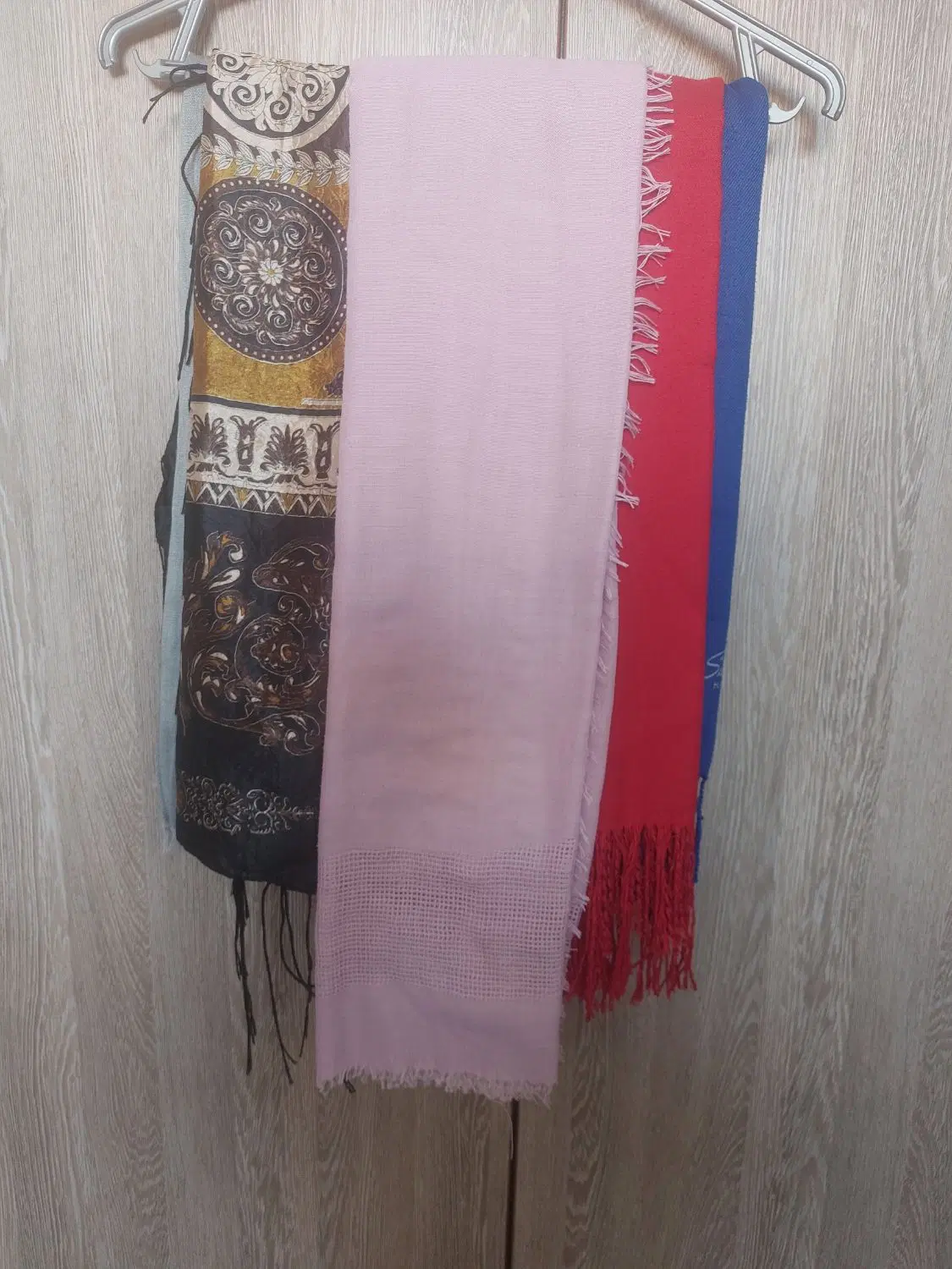 شال و روسری فقط دونه ای 250|لباس|اصفهان, شهرک زاینده رود|دیوار