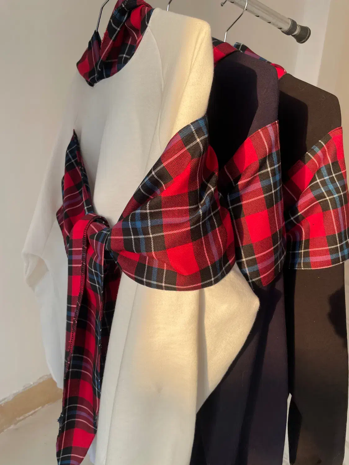 هودی|لباس|آزادشهر, |دیوار