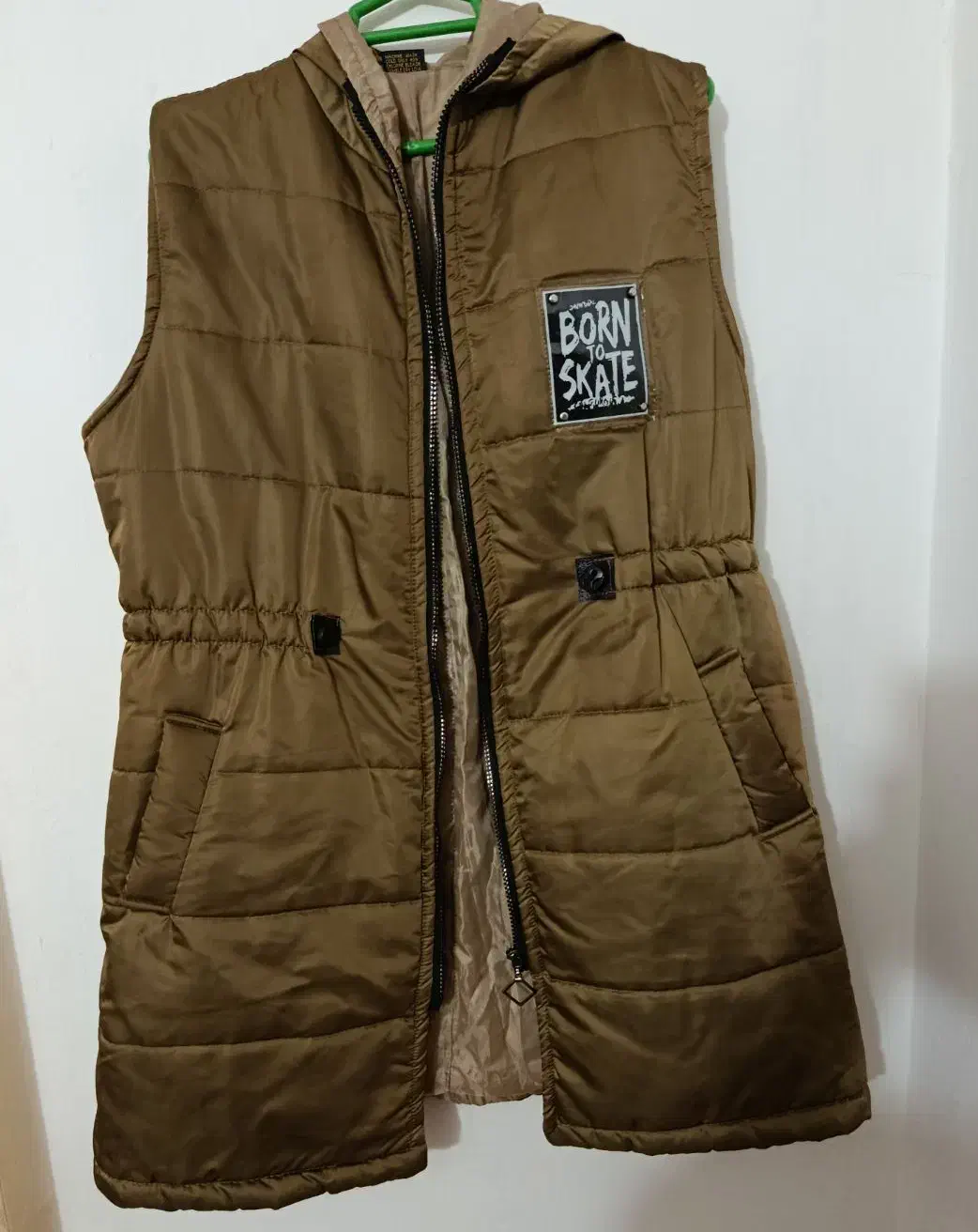 پافر|لباس|آستانه اشرفیه, |دیوار