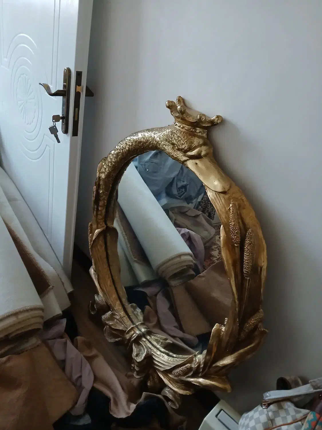 آینه|آینه|سراب, |دیوار