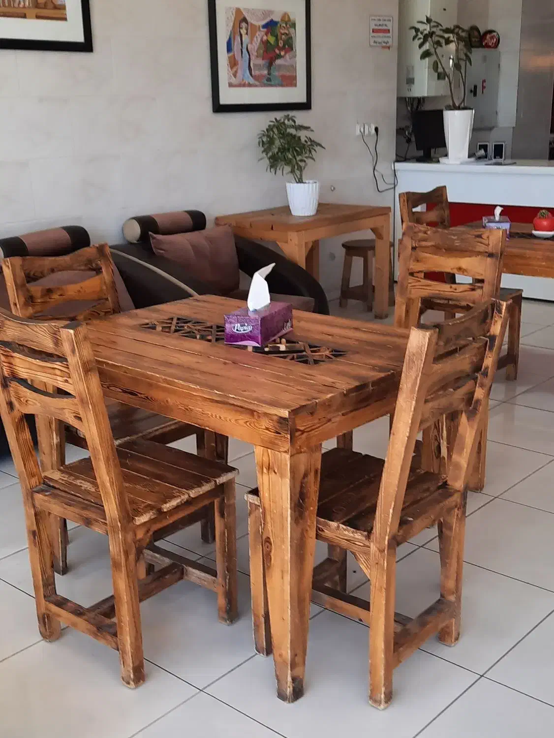 درود بر شما  تعدادی میز و صندلی  چوب روس|میز و صندلی غذاخوری|شیراز, شهرک ایثار|دیوار