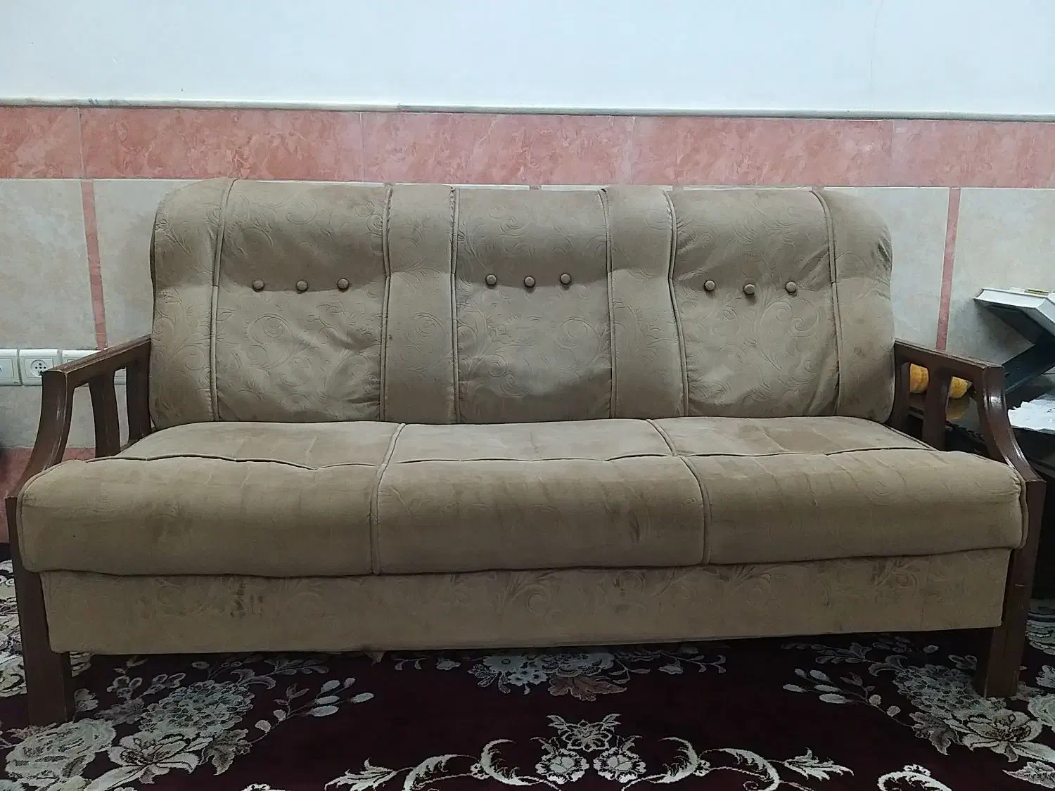 مبل ۷ نفره|مبلمان خانگی و میز عسلی|قم, انصار‌الحسین|دیوار