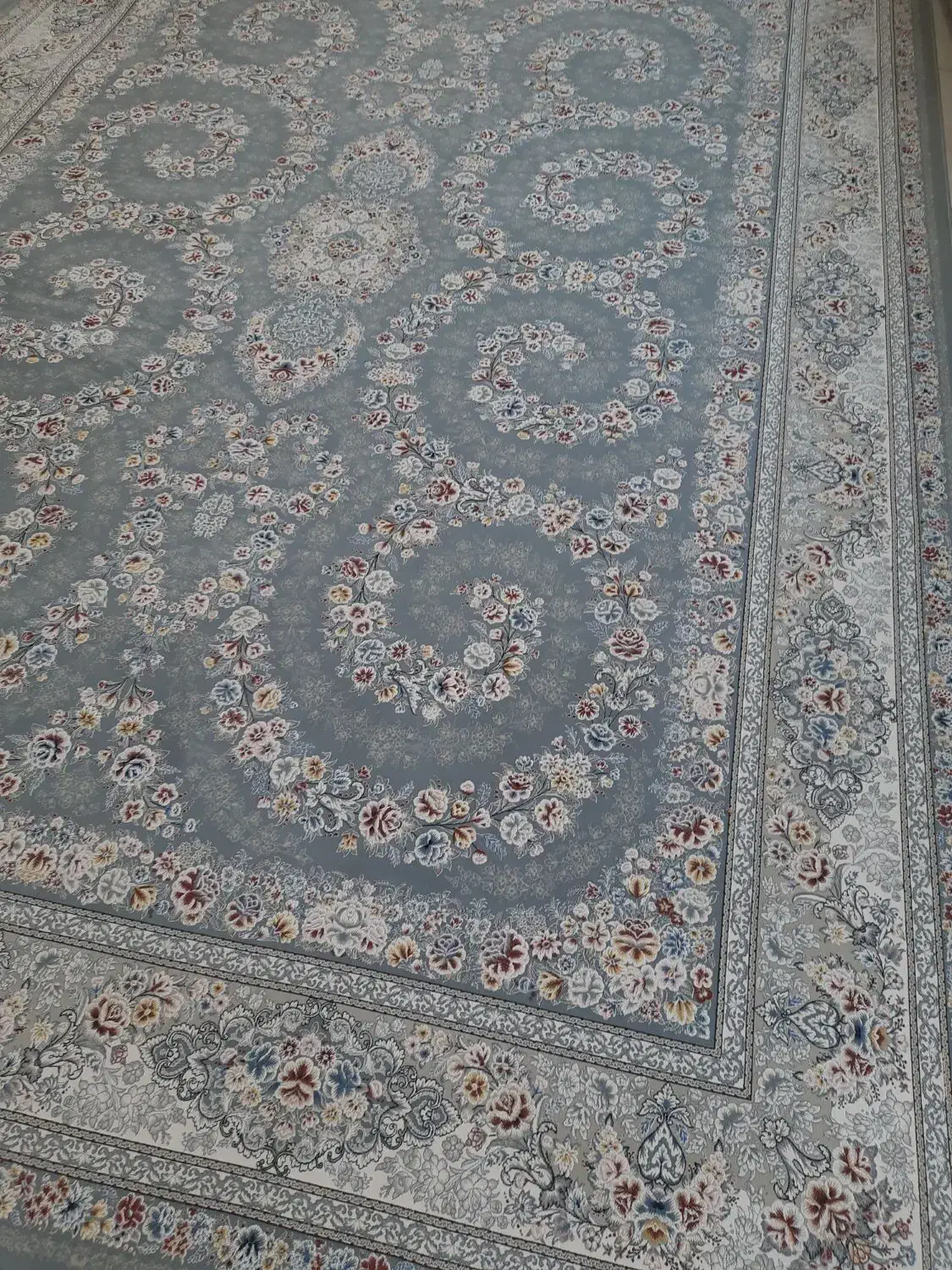 فرش فرشینه|فرش|قم, باغ شریفی|دیوار