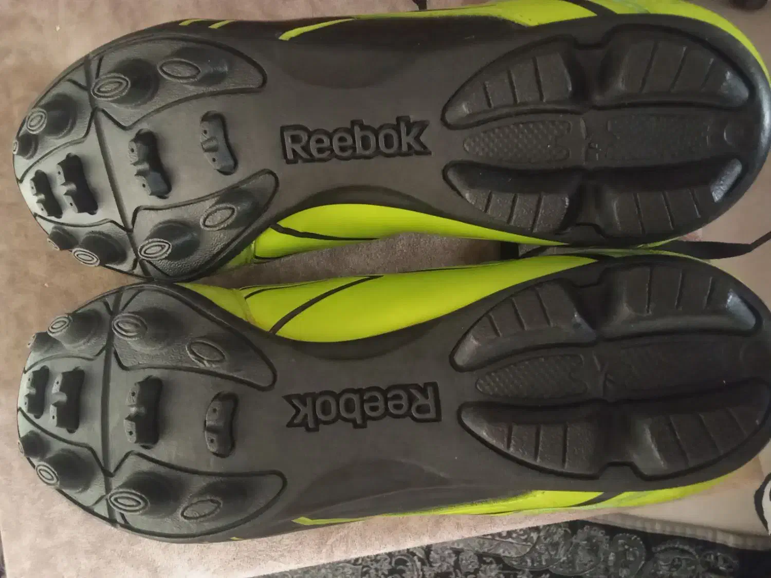 کتونی زمین چمن|کیف، کفش، کمربند|مشکین‌دشت, |دیوار