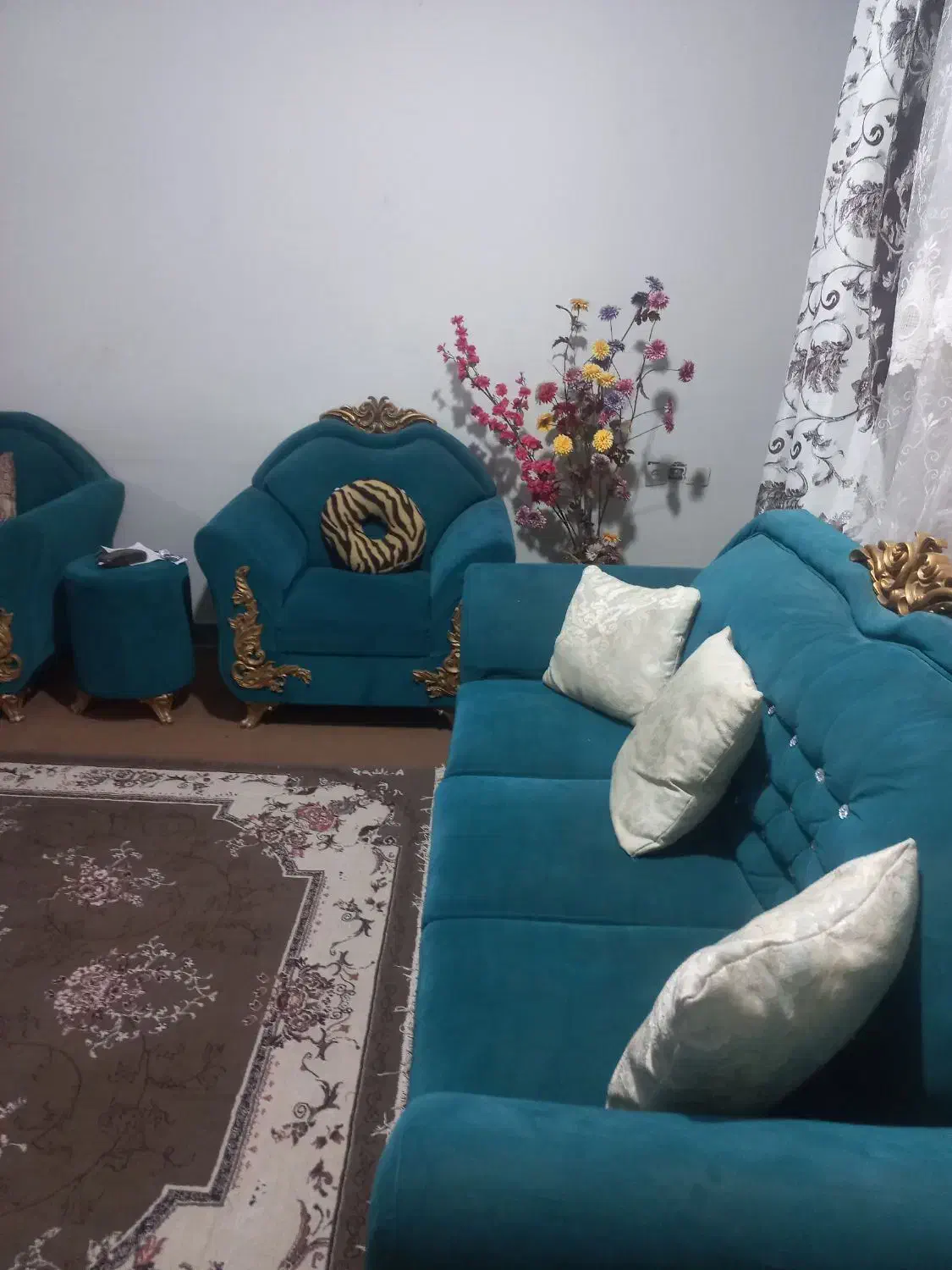 مبل هفت نفره به همراه میز نهار خوری|مبلمان خانگی و میز عسلی|شیراز, مسلم|دیوار