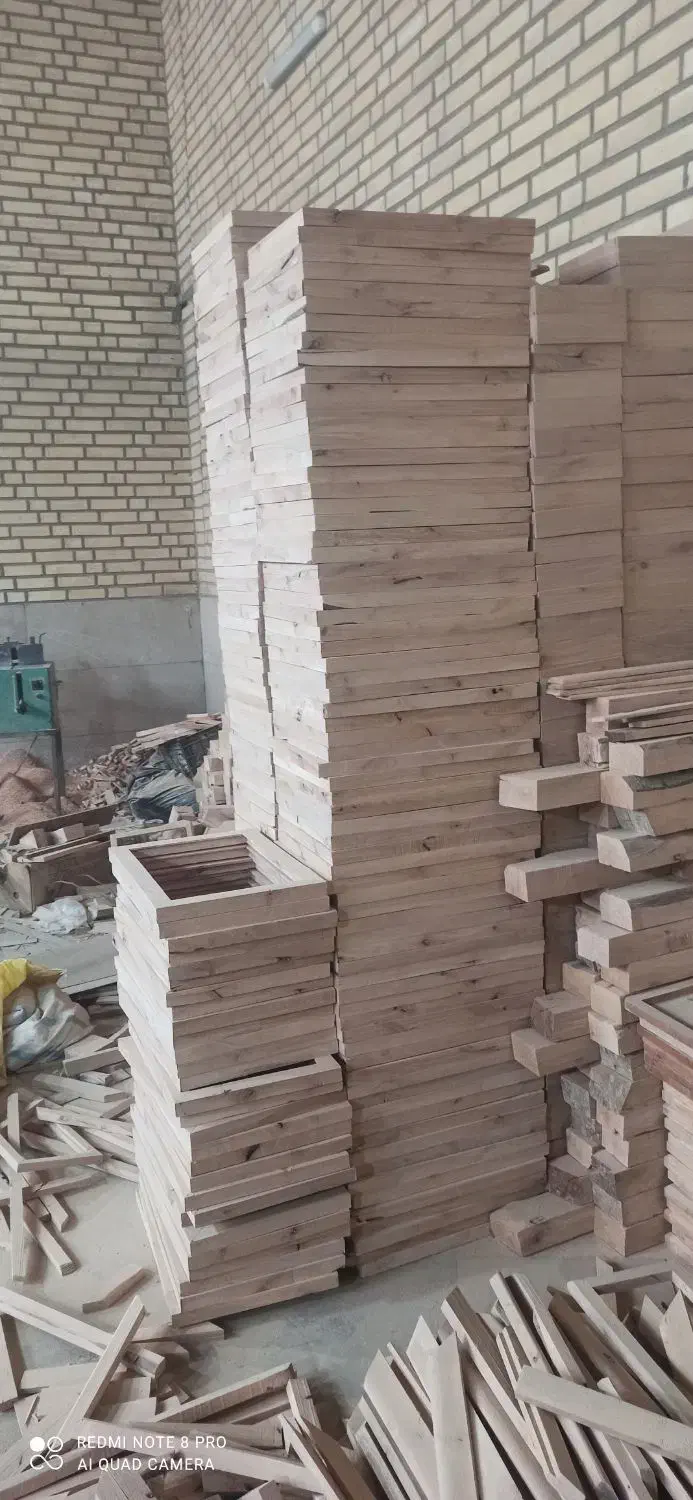 یک نفر نیرو زرنگ برای قاب سازی چوب|استخدام صنعتی، فنی، مهندسی|برخوار, |دیوار