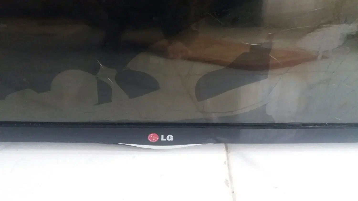 یکدساگاه ال ای دی پنل شکسته|تلویزیون و پروژکتور|ایلام, |دیوار