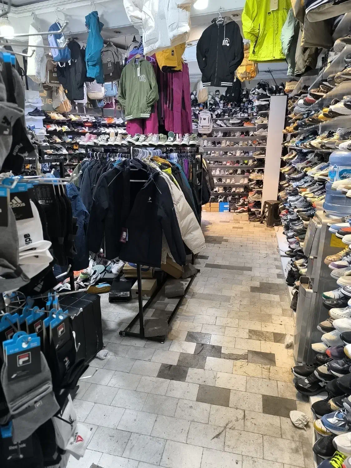 کار در کتونی فروشی|استخدام خدمات فروشگاه و رستوران|تهران, سلسبیل شمالی|دیوار