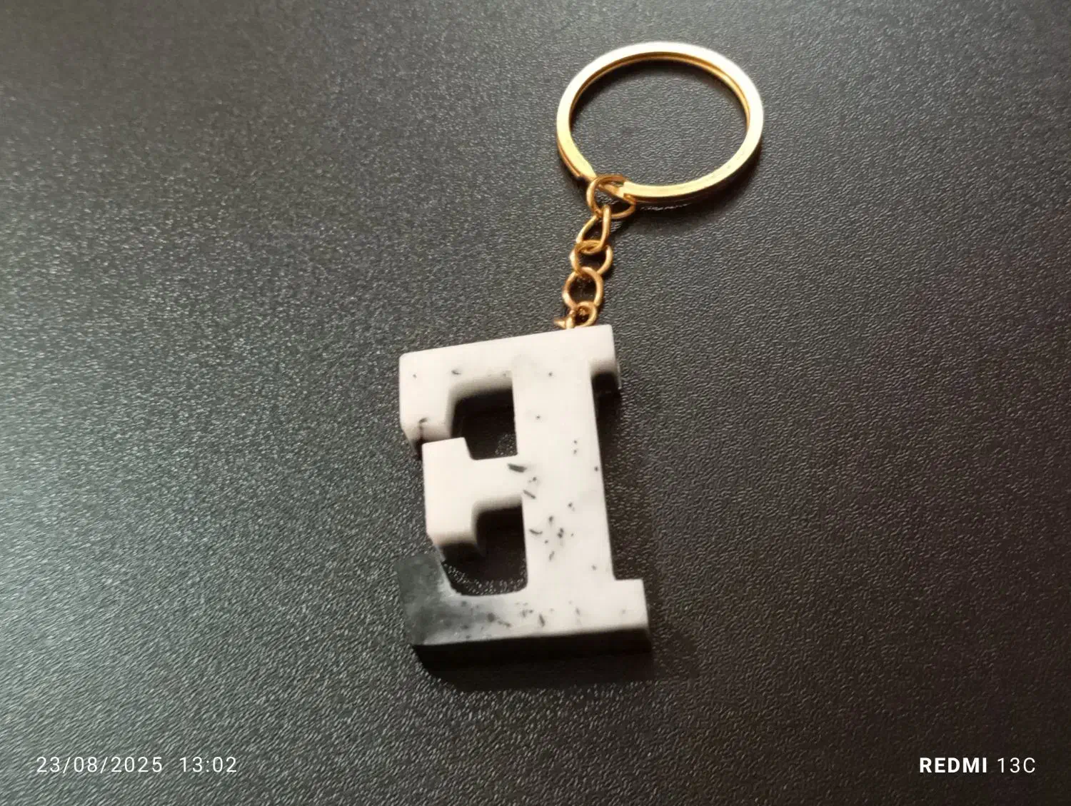 رزین|لوازم التحریر|شاهین‌شهر, فدک|دیوار