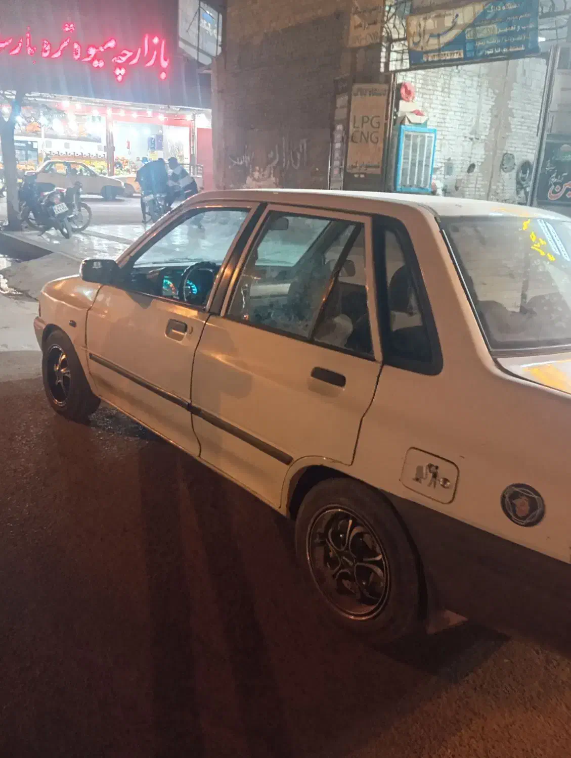 .صندوقدار..هاچبک|خودرو سواری و وانت|یزد, |دیوار