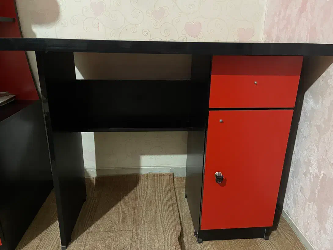 تخت و کمد دومنظوره کودک و نوجوان و میز تحریر|تخت و سرویس خواب|سمنان, |دیوار