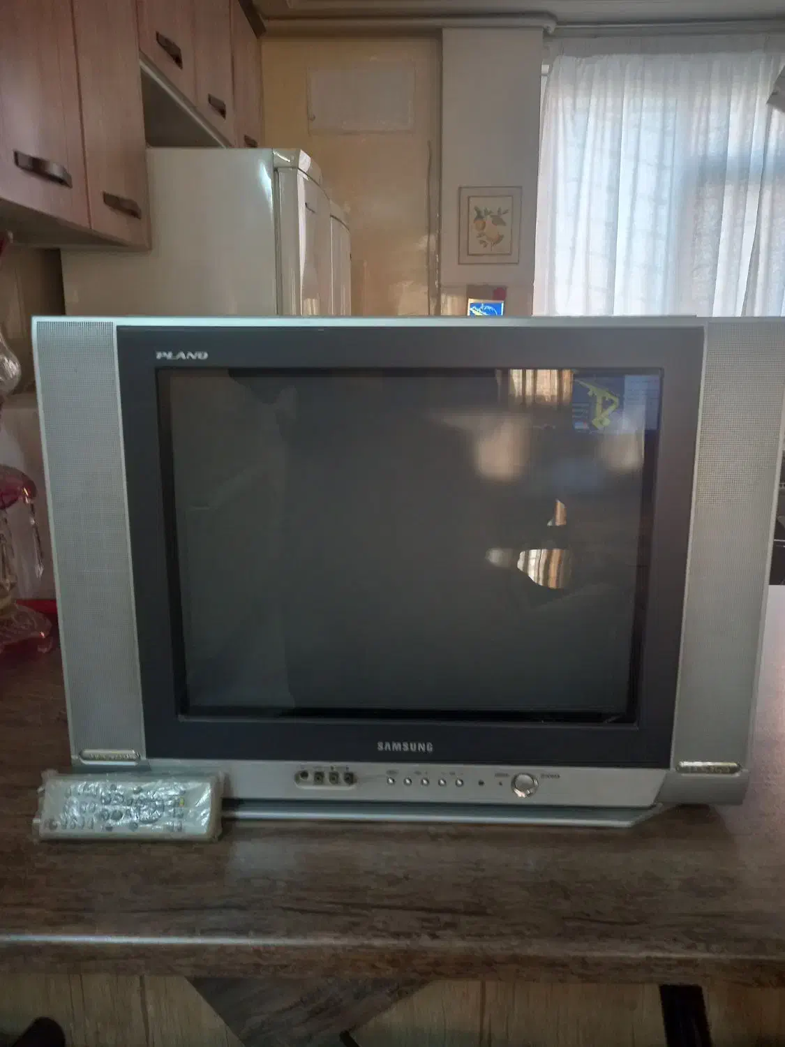 تلویزیون سامسونگ|تلویزیون و پروژکتور|اندیشه, اندیشه فاز ۳|دیوار