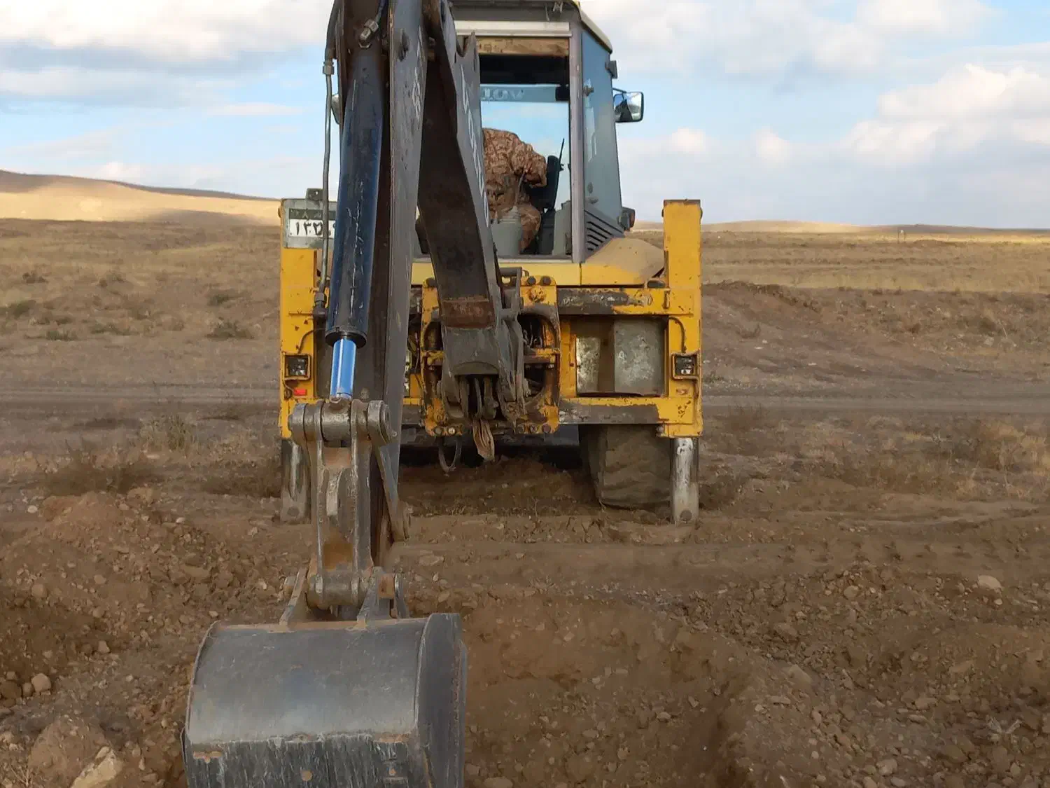 نیازمند راننده بیل بکهو|استخدام حمل و نقل|بهبهان, |دیوار