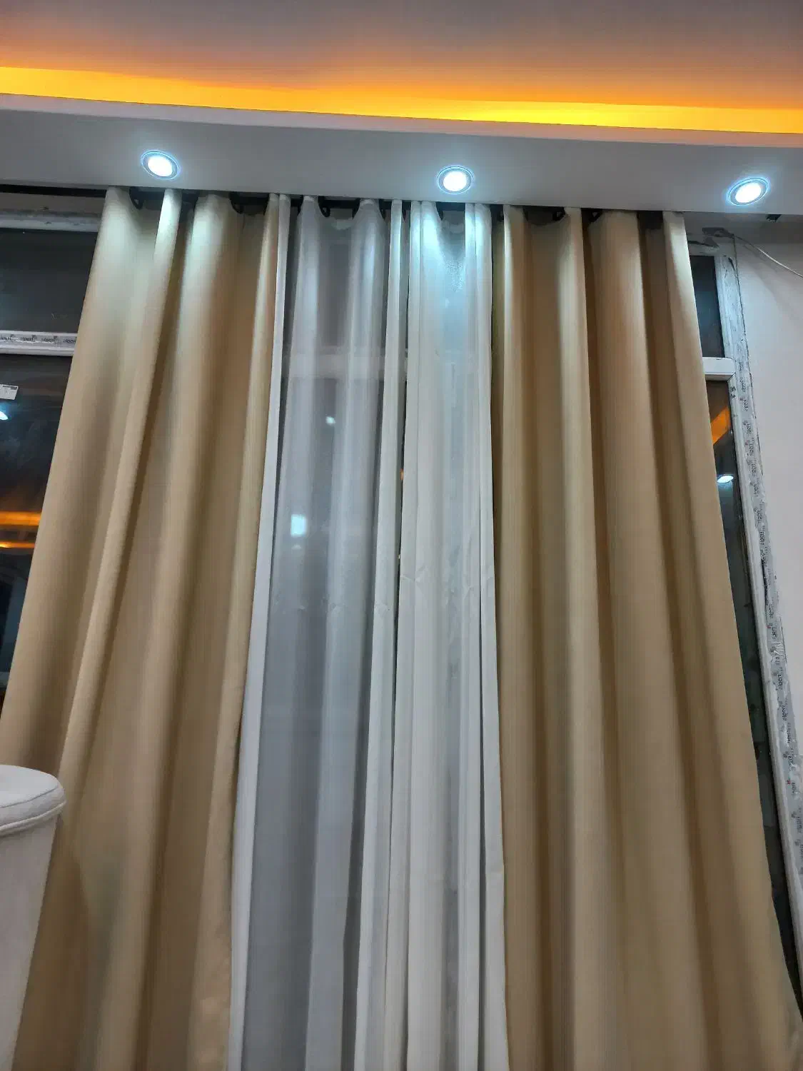 پرده|پرده، رانر، رومیزی|فولادشهر, مسکن مهر فولادشهر|دیوار