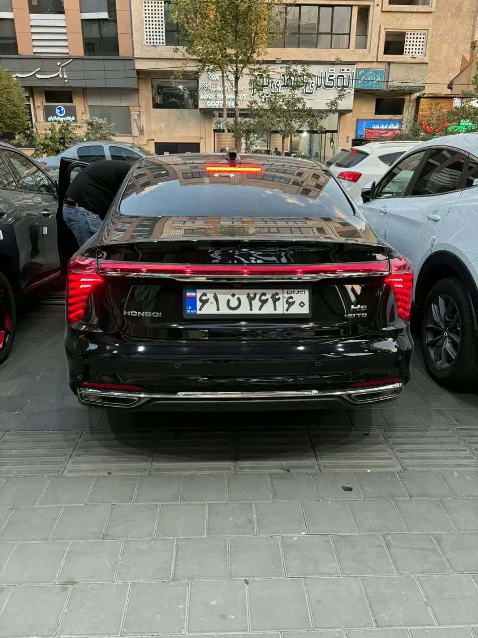هونگچی H5 مشکی بنزینی ۲۰۲۵/تحویل فوری|خودرو سواری و وانت|تهران, درختی|دیوار