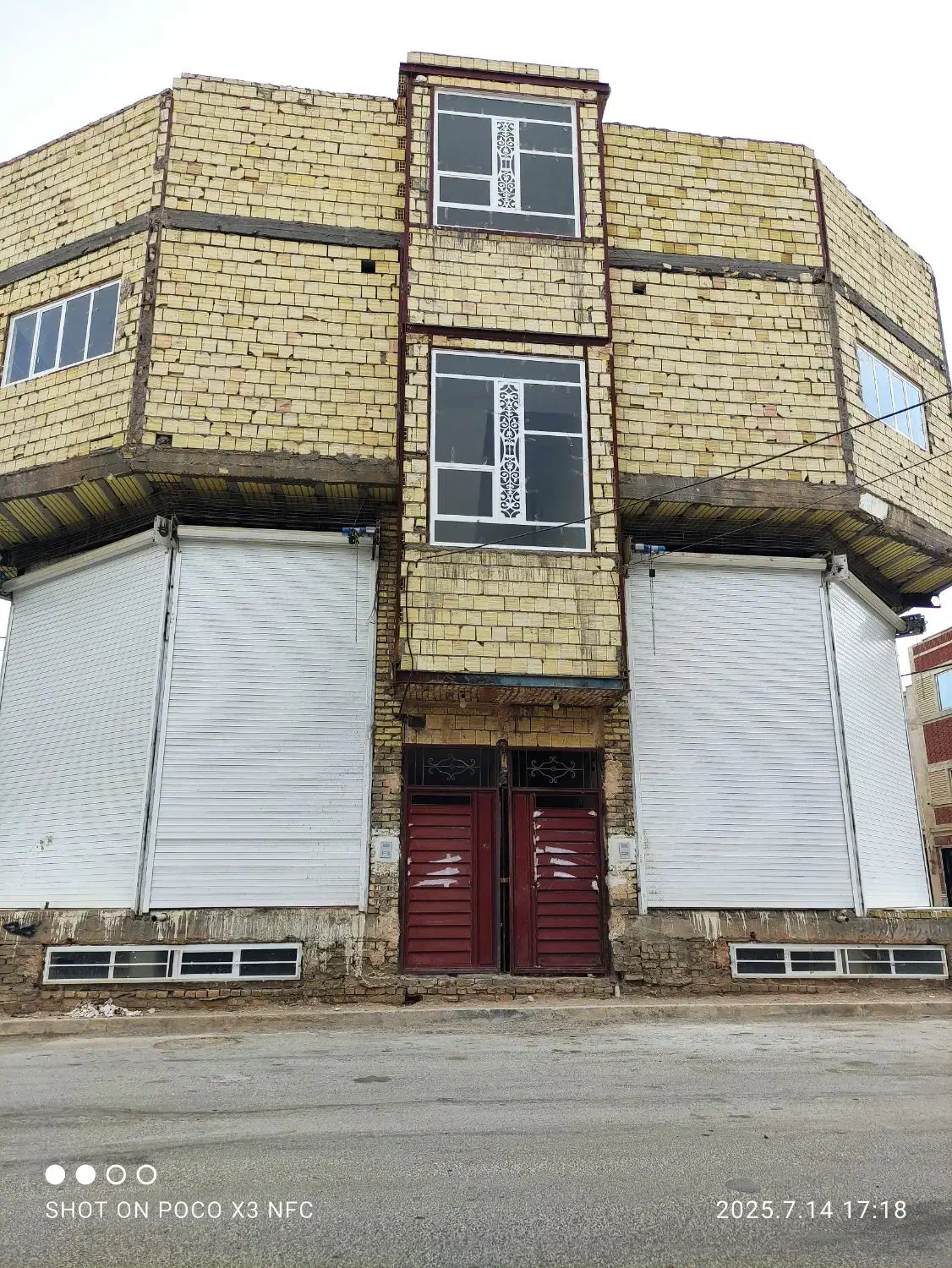 آپارتمان تجاری ۲۵۰ متری سه طبقه شیک شهید دشتی|فروش مغازه و غرفه|یزد, |دیوار