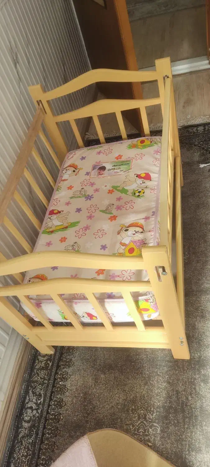 گهواره|تخت و صندلی بچه|میانه, |دیوار