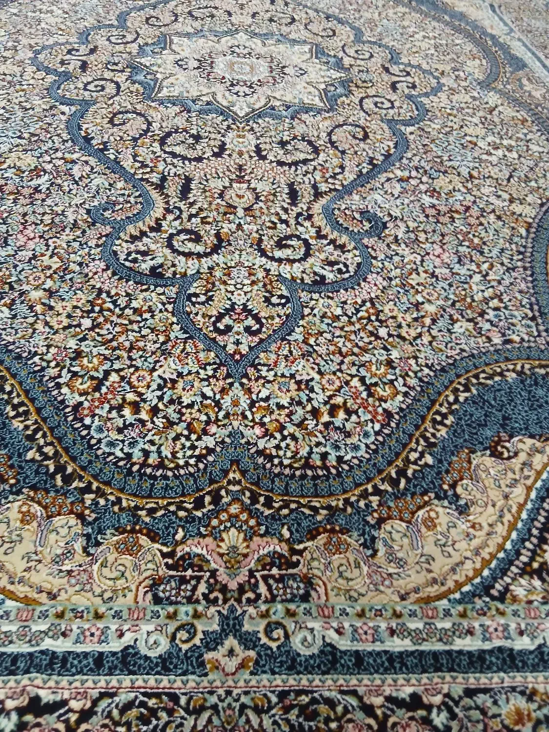 فرش ۹متری جفت ۷۰۰شانه تراکم بالا جنس صددرصدنخ|فرش|بجنورد, |دیوار