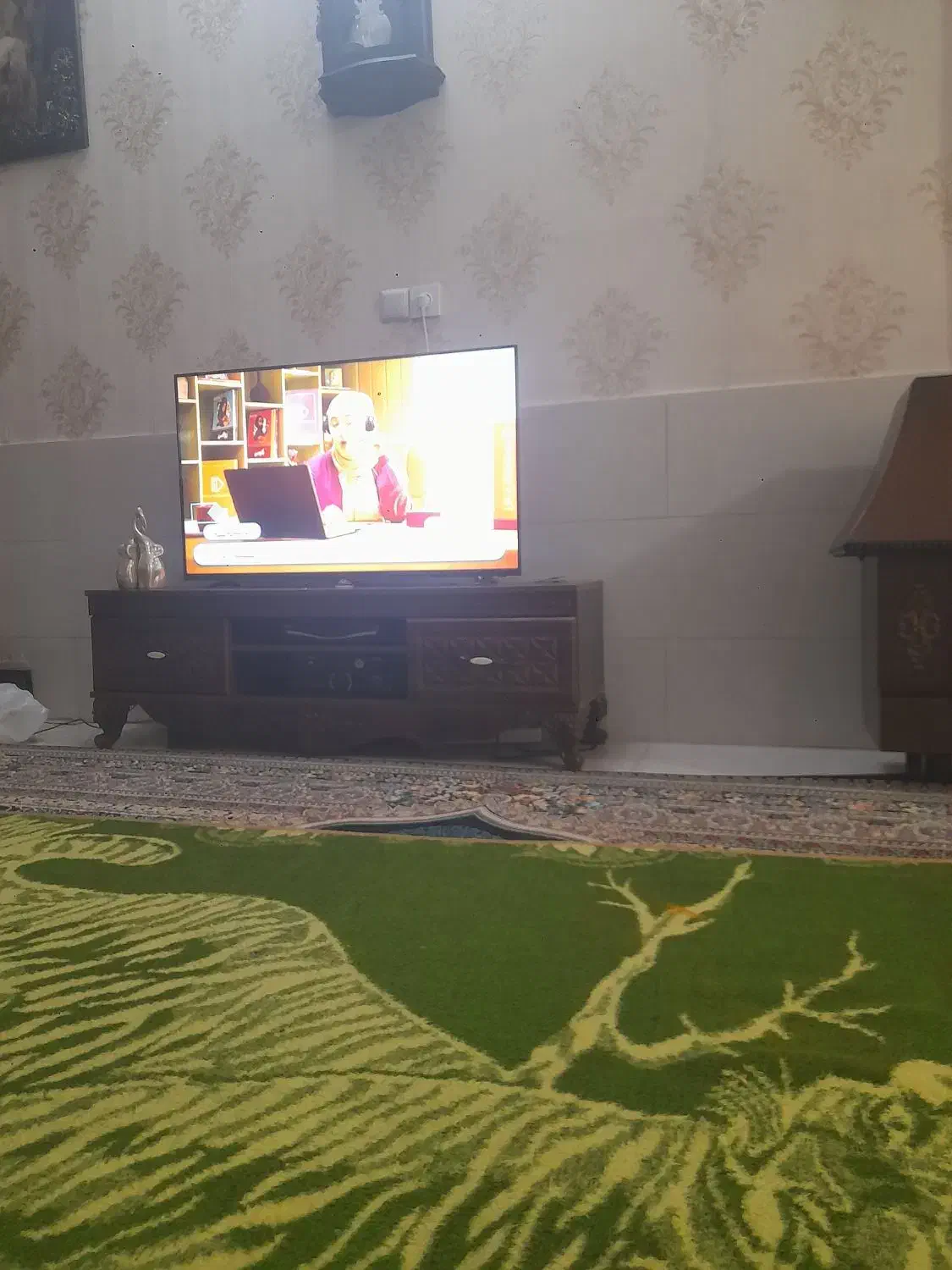 تلویزیون|تلویزیون و پروژکتور|اراک, |دیوار