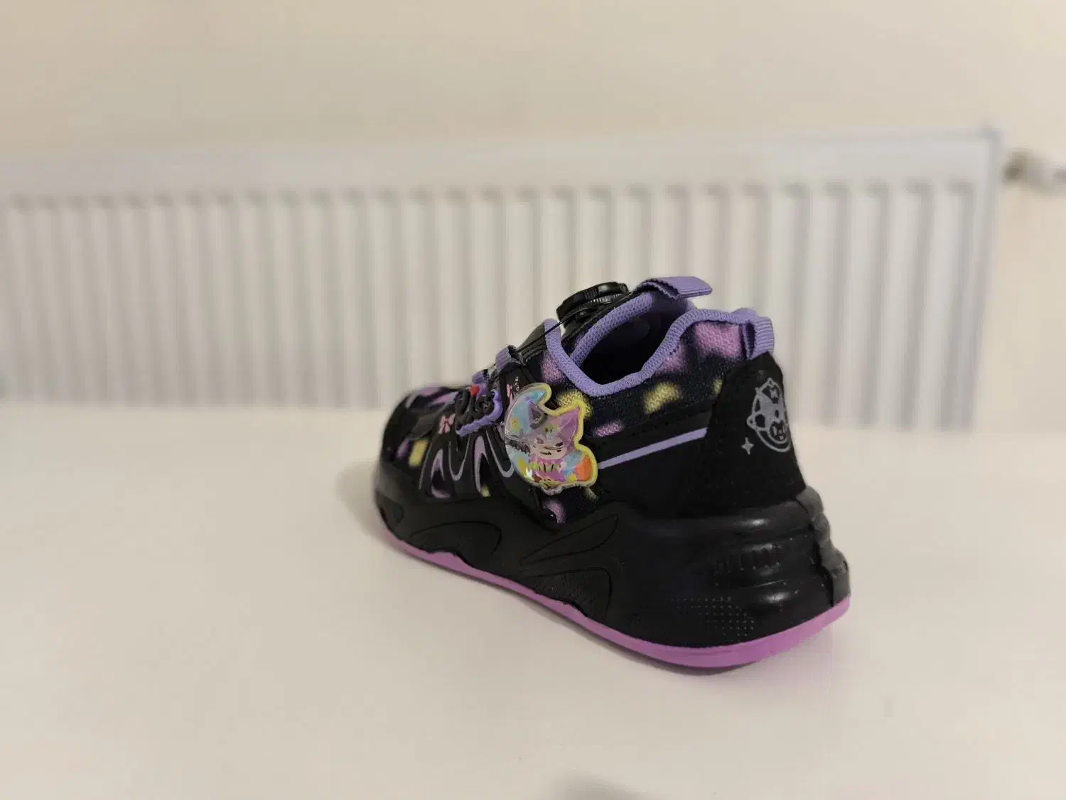 کفش اسپورت دخترانه مدل کرومی آکواریومی|کفش و لباس بچه|رباط‌کریم, رباط‌کریم|دیوار