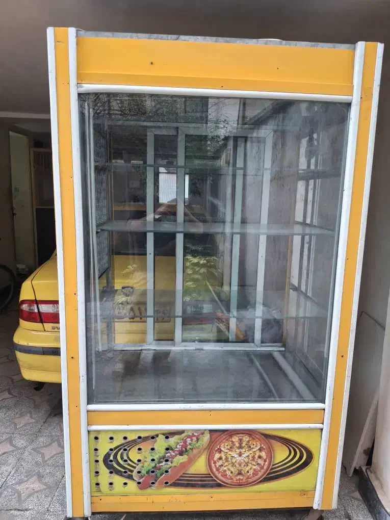 یخچال دودر یه در پاینم داره اونم یخچاله|یخچال و فریزر|رشت, رودبارتان|دیوار