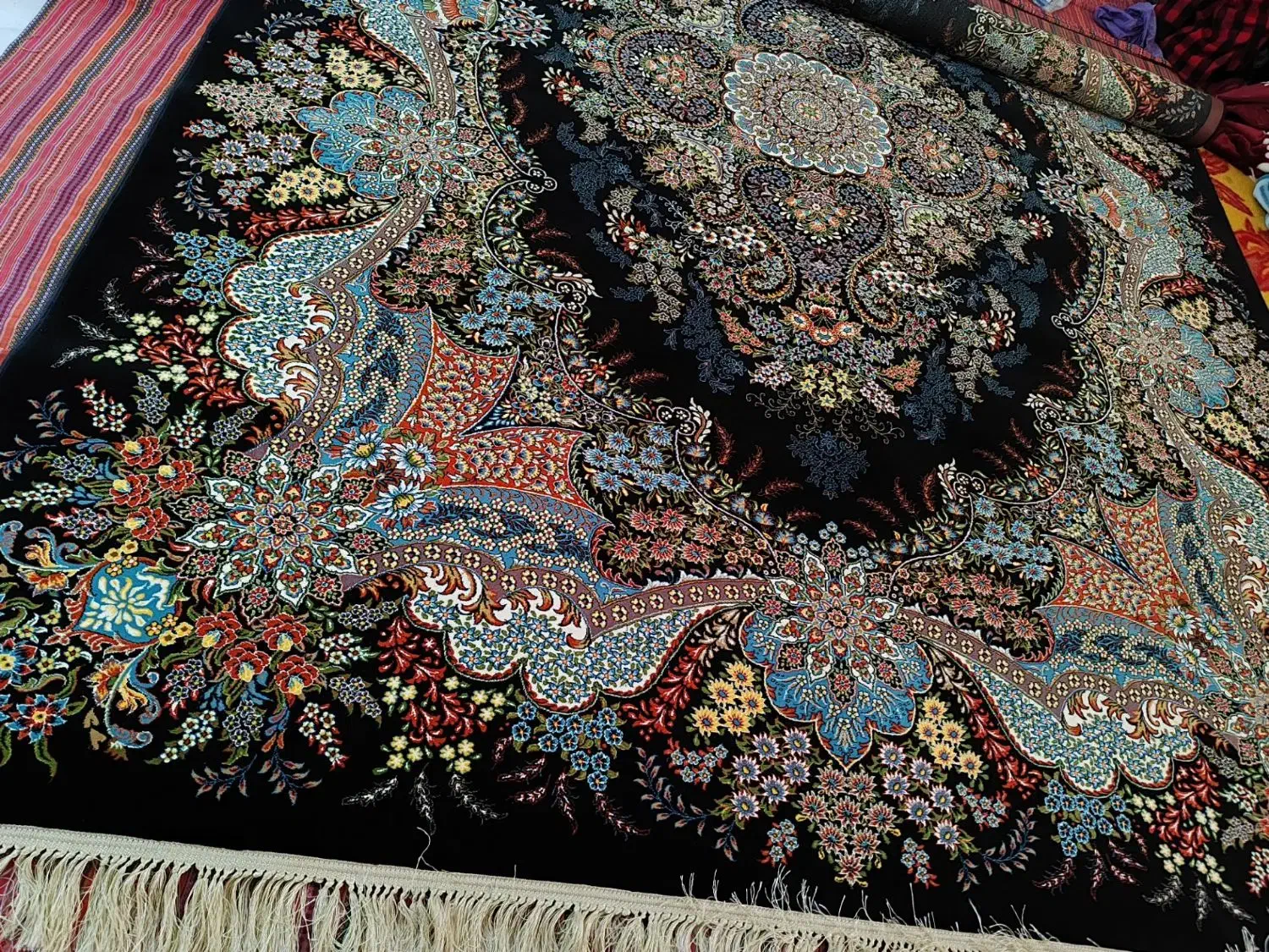 فرش ۹متری ۷۰۰ شانه تک|فرش|زنجان, |دیوار