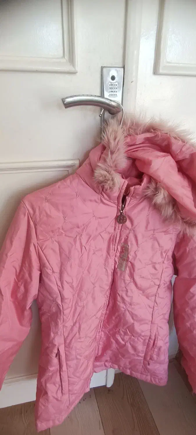 تعدادی لباس دخترانه نو در حد نوباقیمت توافقی پایین|لباس|سهند, |دیوار