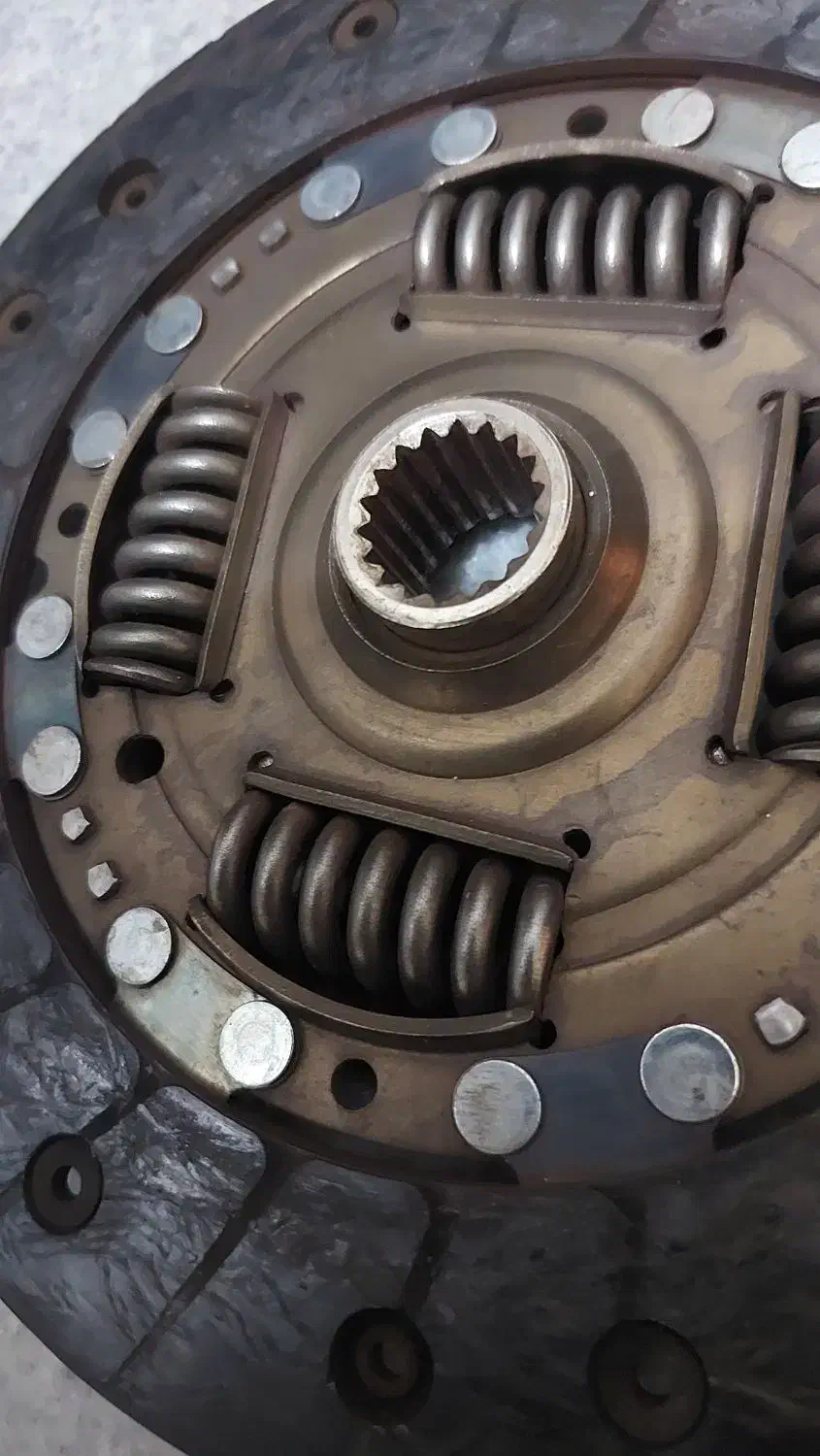 کلاچ پژو،پروانه فن پژو،لامپ،فنر لول عقب تیبا|قطعات یدکی و لوازم جانبی|قزوین, |دیوار