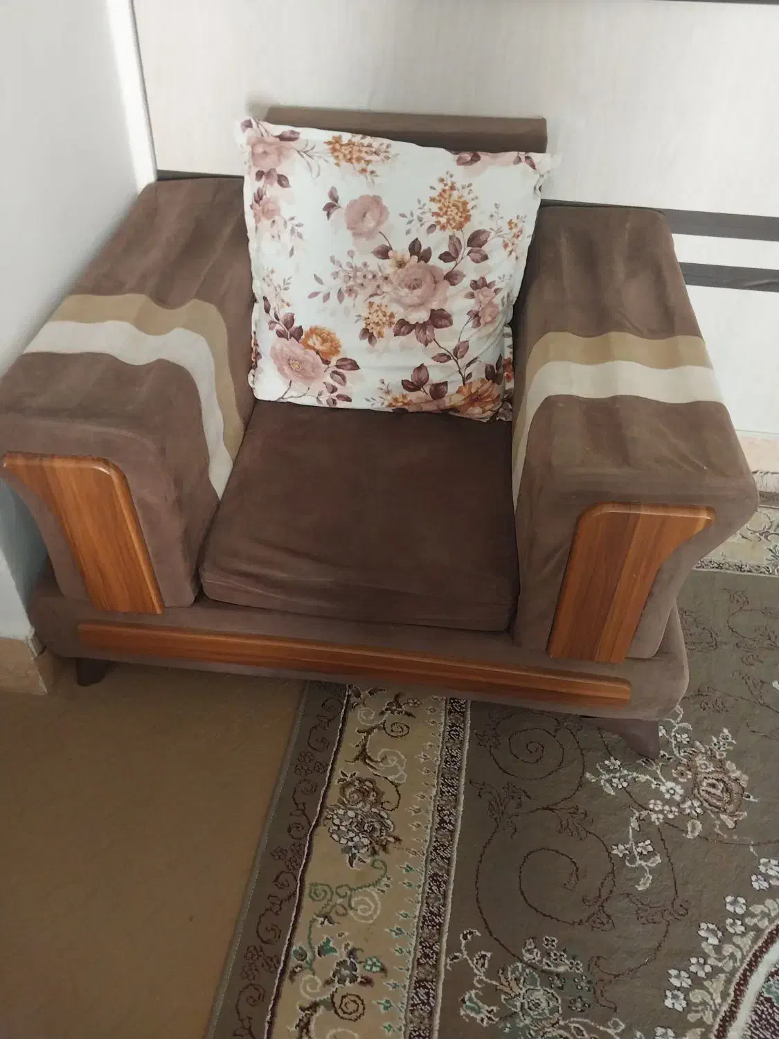 مبل|مبلمان خانگی و میز عسلی|سمنان, |دیوار