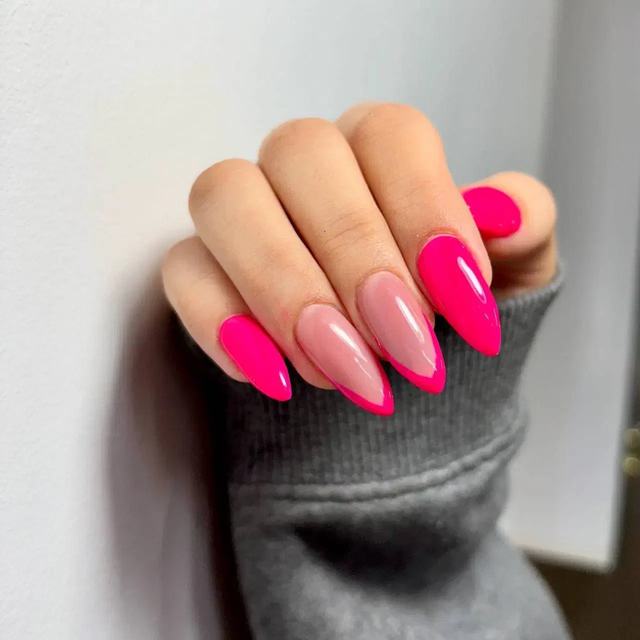 مدل کاشت ناخن|خدمات آرایشگری و زیبایی|سنندج, |دیوار