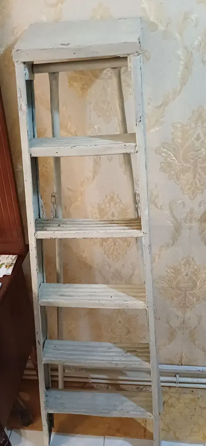 نردبان ۶ پله قدیمی بسیار محکم|ابزارآلات|کرج, گلشهر|دیوار